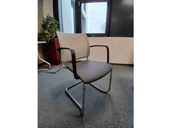 Krzesło konferencyjne na płozach RIM