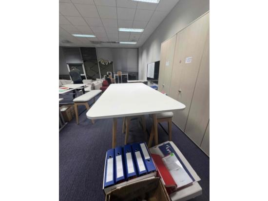 Stół konferencyjny 210