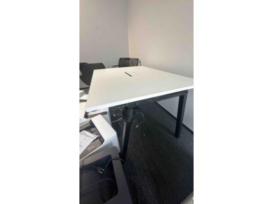 Stół konferencyjny