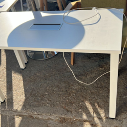 Biurko 120x60 cm z przelotką