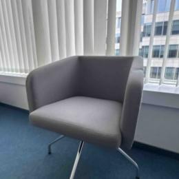 Fotel szary obrotowy