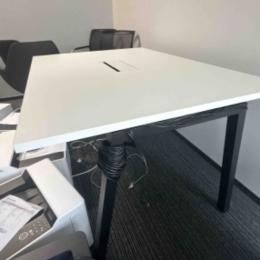 Stół konferencyjny